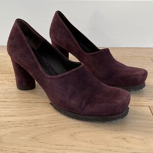 AUDLEY Purple Suede High Cylinder Heel Closed Toe Pump Chunky Avante Garde Artsy